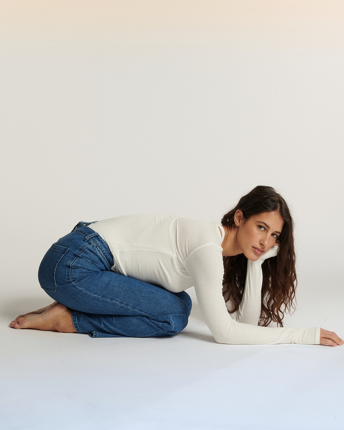 Tendance jeans large : Comment choisir la coupe parfaite selon sa morphologie