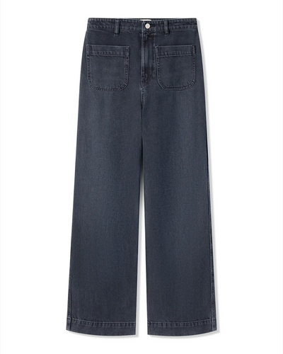 Jean femme en denim 100% coton couleur bleu foncé, coupe large et droite avec poches avant carrées, idéal pour toutes les morphologies.