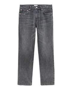 Jean droit pour femme en denim gris poussière, 100 % coton, avec une coupe classique et un style épuré qui s’adapte à toutes les morphologies.