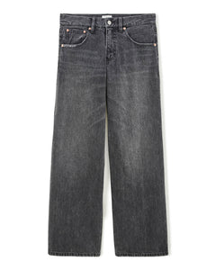 Jean femme en denim 100 % coton de couleur gris poussière, coupe loose avec jambes larges pour un confort et un style décontracté adapté à toutes les morphologies.