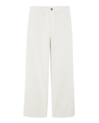 Jean en denim blanc 100% coton avec une coupe large et droite, conçu pour s'adapter confortablement à toutes les morphologies féminines.
