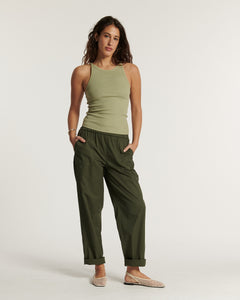 Pantalon khaki en popeline de coton léger, coupe droite avec ceinture élastique, adapté à toutes les morphologies pour un style décontracté et confortable.