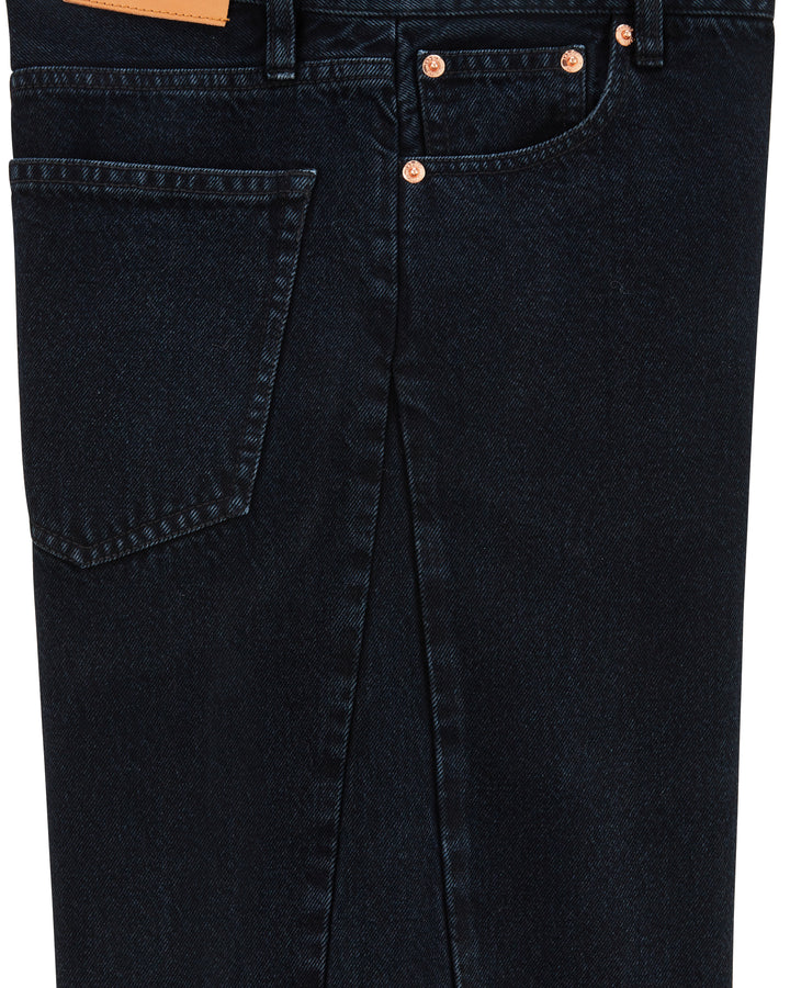Jean ballon pour femme en denim bleu nuit, 100 % coton, avec coupe large et confort optimal, adapté à toutes les morphologies.
