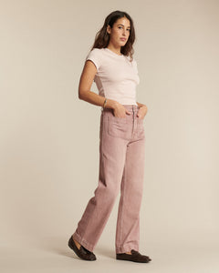 Jean femme en denim de couleur quartz clair, coupe droite et confortable, tissu 100 % coton doux adapté à toutes les morphologies.