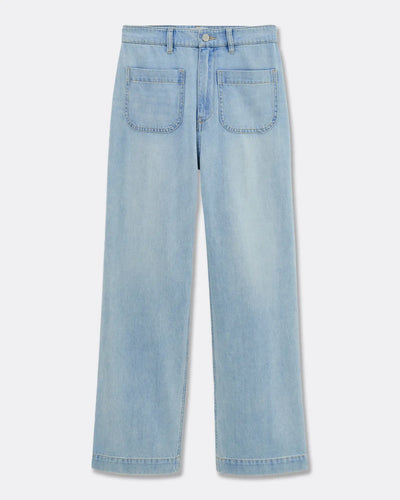 Jean femme en denim léger bleu poussière, coupe droite et confortable avec poches plaquées devant, en coton doux et adapté à toutes les morphologies.