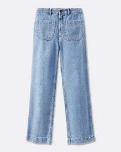 Jean femme en denim léger bleu clair, coupe droite et ample, tissu 100 % coton offrant confort et style décontracté, adapté à toutes les morphologies.