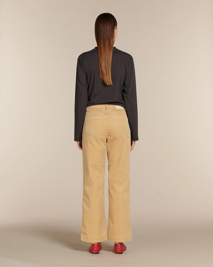 SAMUEL VELVET PRALINE