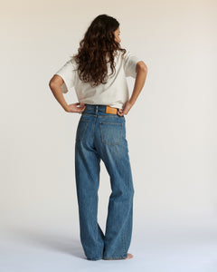 Jeans SULLY LONG DENIM IN 30 MID BLUE Labdip
porté par le mannequin de dos