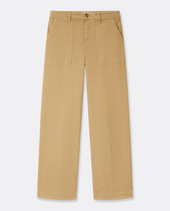 Pantalon femme en coton couleur praline avec coupe droite et jambes larges, tissu stretch pour un confort optimal et une silhouette adaptable.