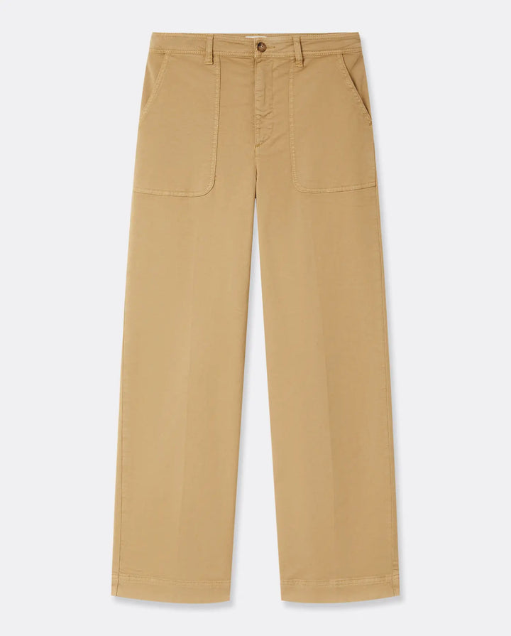 Pantalon femme en coton couleur praline avec coupe droite et jambes larges, tissu stretch pour un confort optimal et une silhouette adaptable.