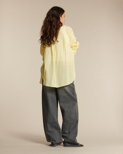 Jean large gris en denim 100% coton avec une coupe boyfriend décontractée, idéal pour femme, confortable et adapté à toutes les morphologies.